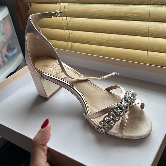 Badgley Mischka champagne bridal block heels - Picture 6 of 9